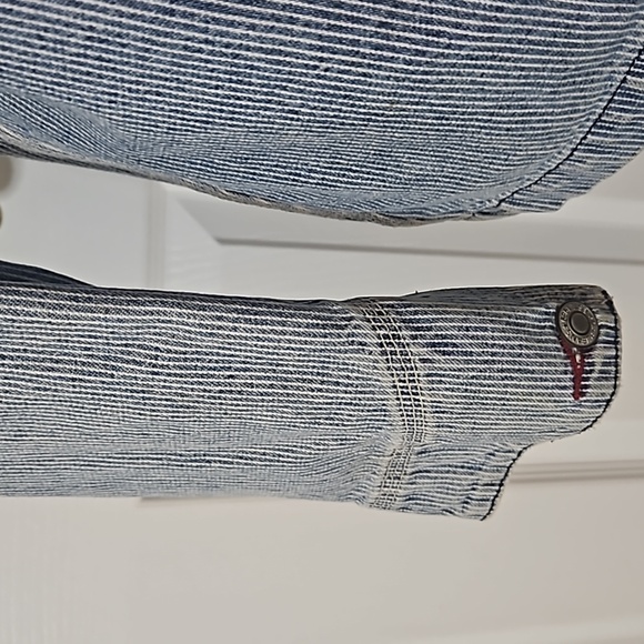 Gap Denim  Vintage Jean Jacket, from the 90's. - Picture 10 of 14